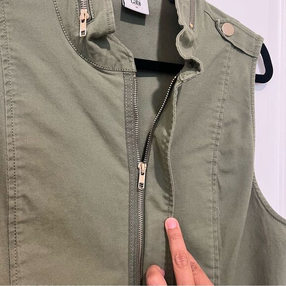 Cabi Explorer Utility Vest in Olive Green Style# 5101 Size Medium Full Zip - Picture 9 of 15